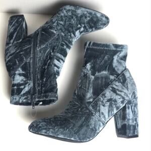 Steve Madden Women's Blue Irven Ankle Boots